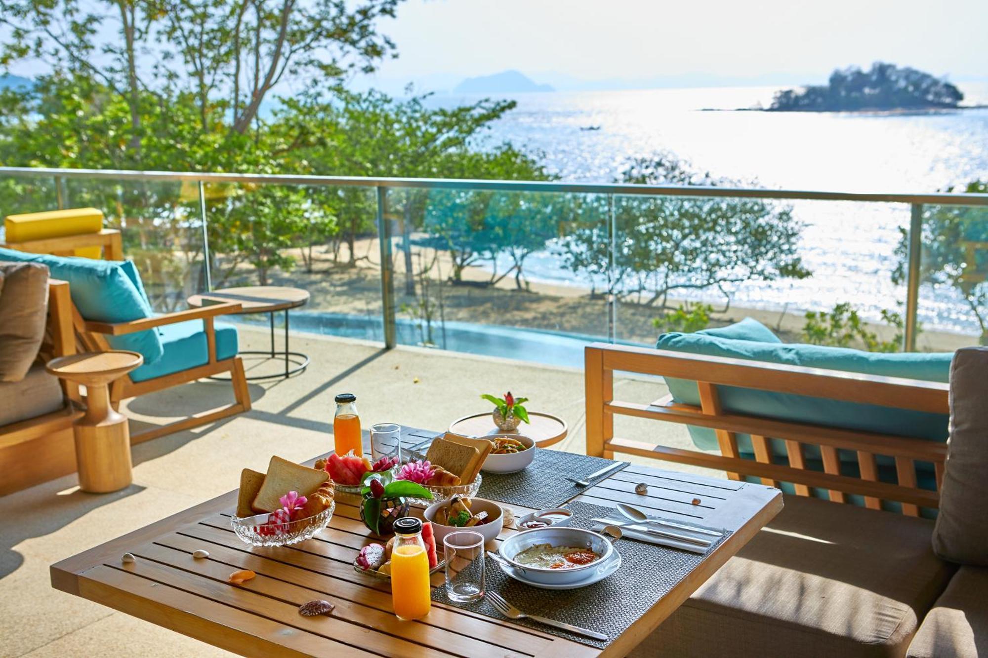 아일랜드 이스케이프 바이 부라사리  호텔 푸껫 외부 사진 View from the hotel