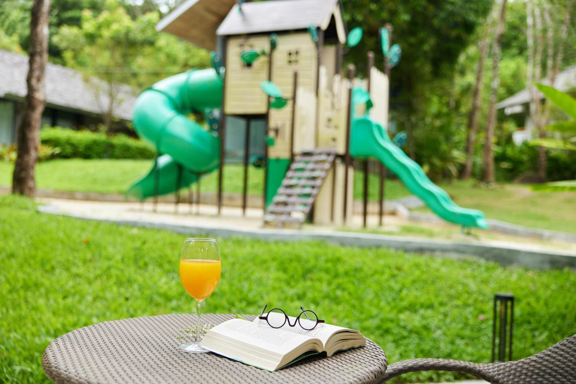 아일랜드 이스케이프 바이 부라사리  호텔 푸껫 외부 사진 Playground at the resort